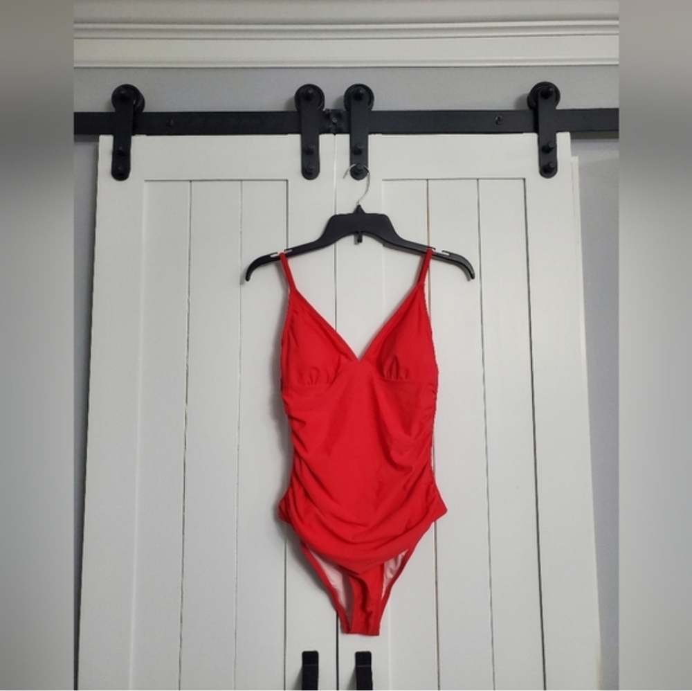 CUPSHE Women's One Piece Rouched V-Neck Swimsuit! NEW!